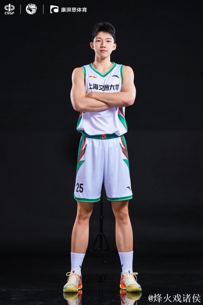 广州男篮社媒分享定妆照拍摄花絮：官拍日第二集来啦