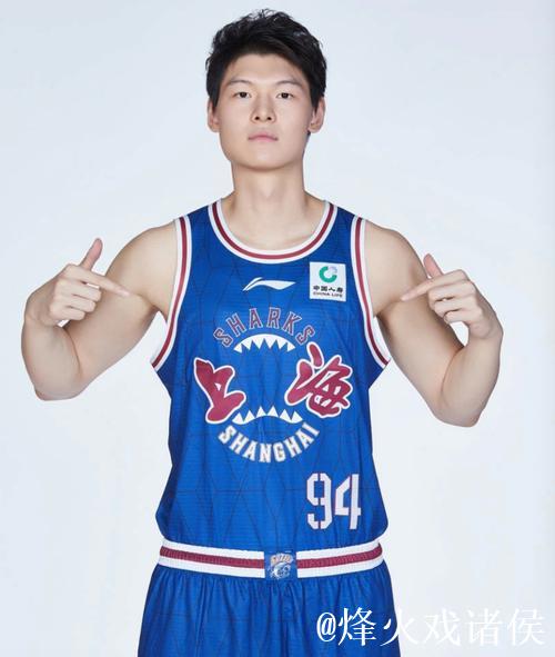 王哲林今夏真努力!体型精壮,罚球蜕变,新援牵制下有望暴走! 王哲林今夏真努力!体型精壮,罚球蜕变,新援牵制下有望暴走!